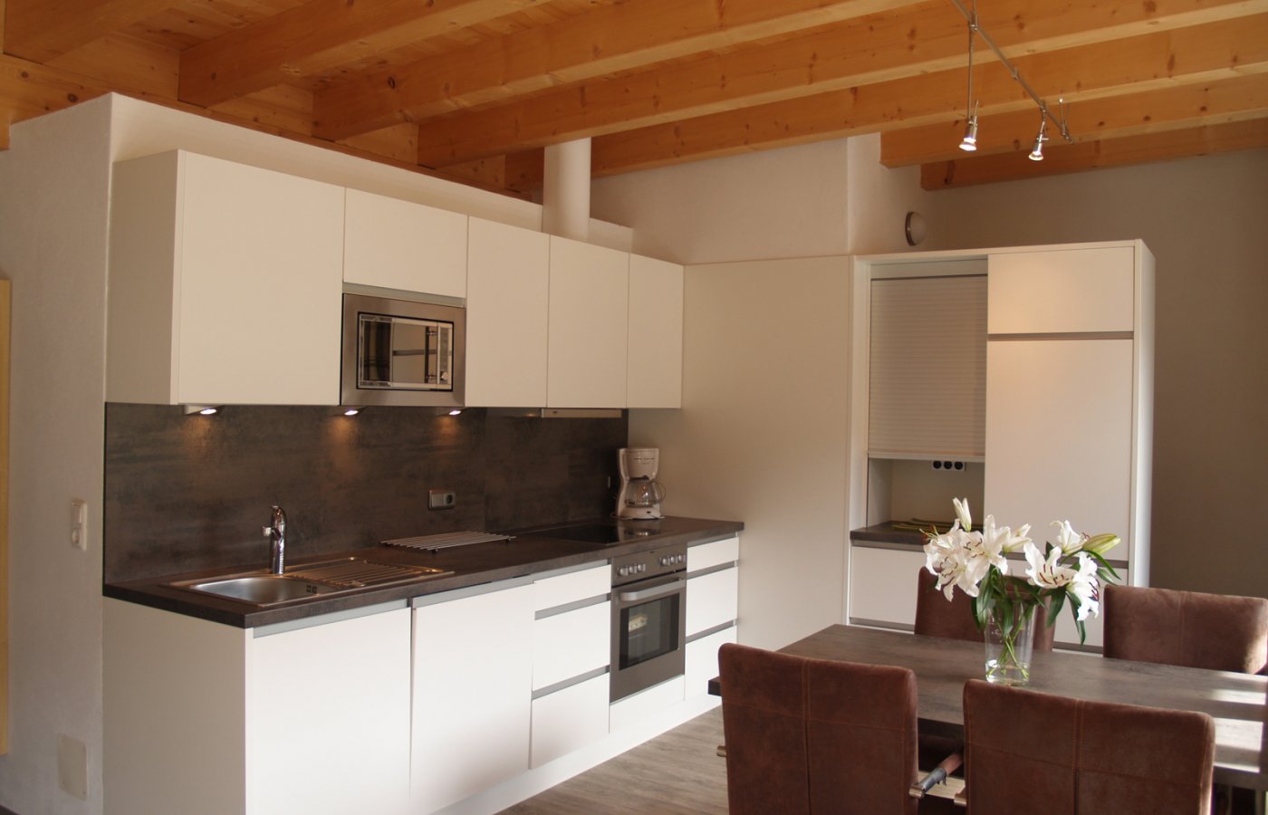 dach_whg-kueche-1.jpg dach_whg-kueche-1.jpg