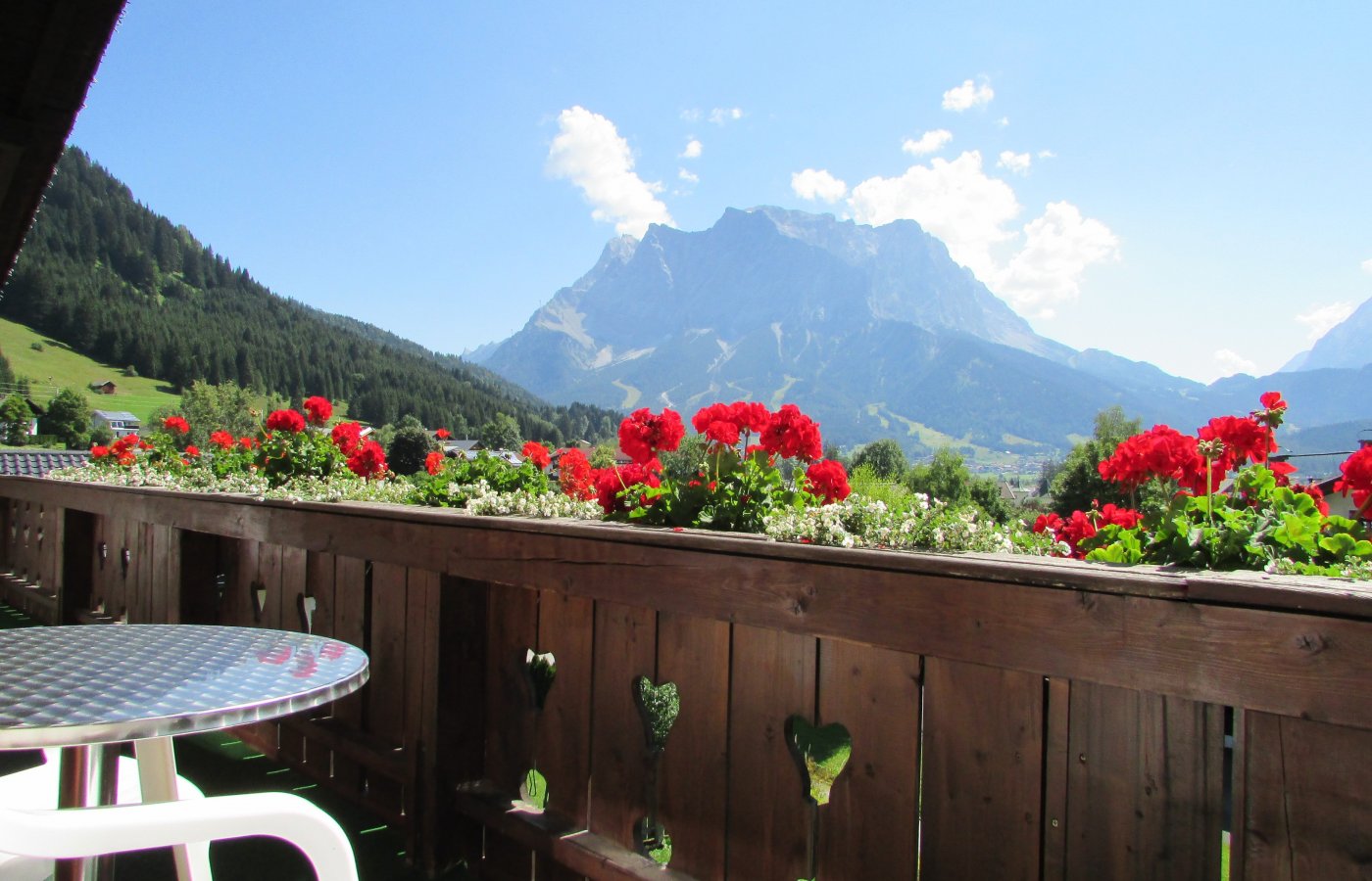 balkonblick_wohnung_neu_2018.jpg balkonblick_wohnung_neu_2018.jpg
