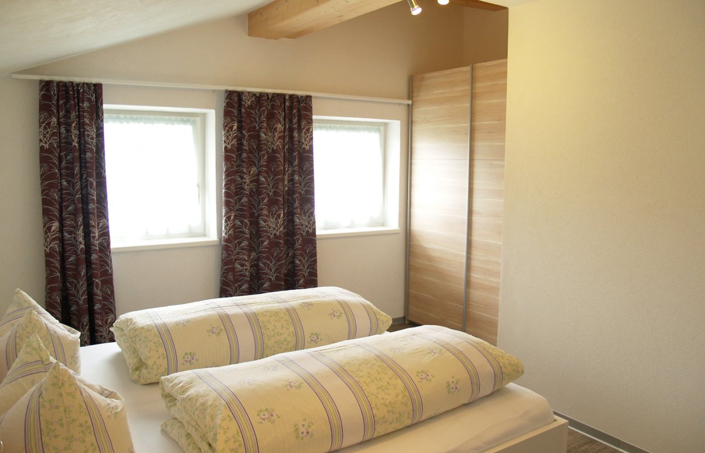 dach_whg-schlafzimmer-eins-1.jpg dach_whg-schlafzimmer-eins-1.jpg