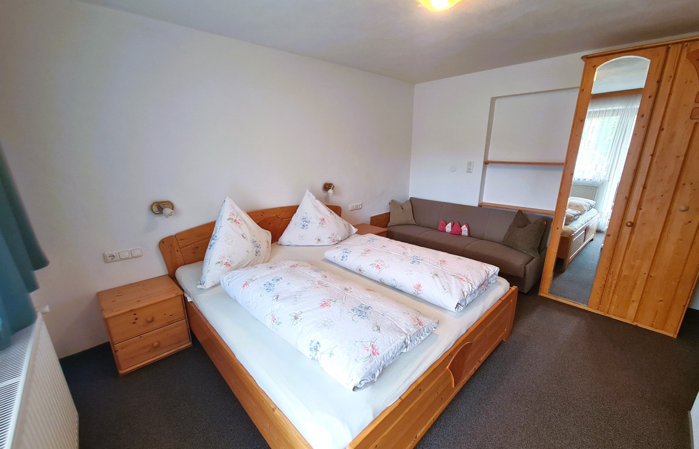 schlafzimmer_1.jpg schlafzimmer_1.jpg